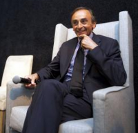 Zemmour donnant conférence au B19