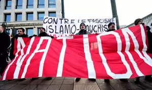 Le groupuscule néo-nazi Nation manifestant son soutien à Eric Zemmour devant le Cercle de Lorraine